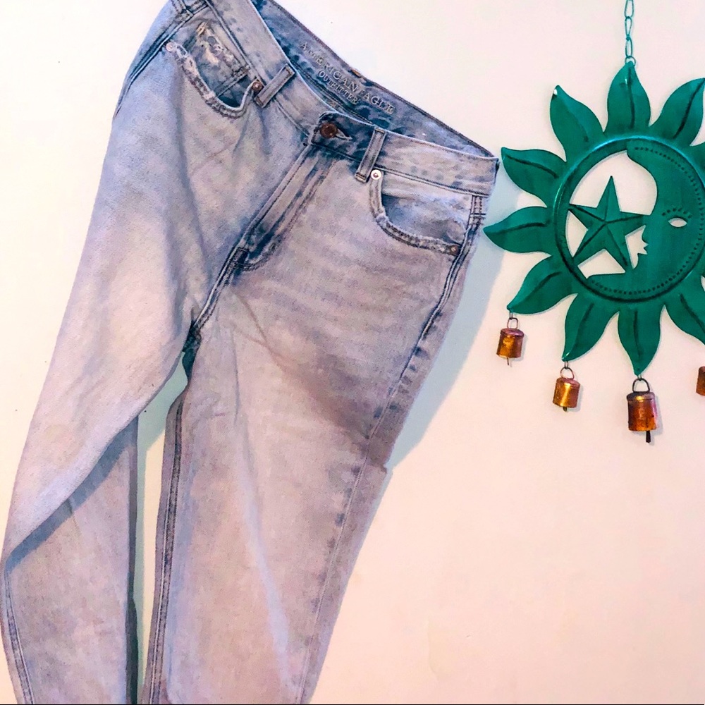 american eagle high waisted mom jeans